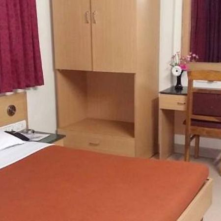 Hotel Sheetal Palace Pune Eksteriør billede
